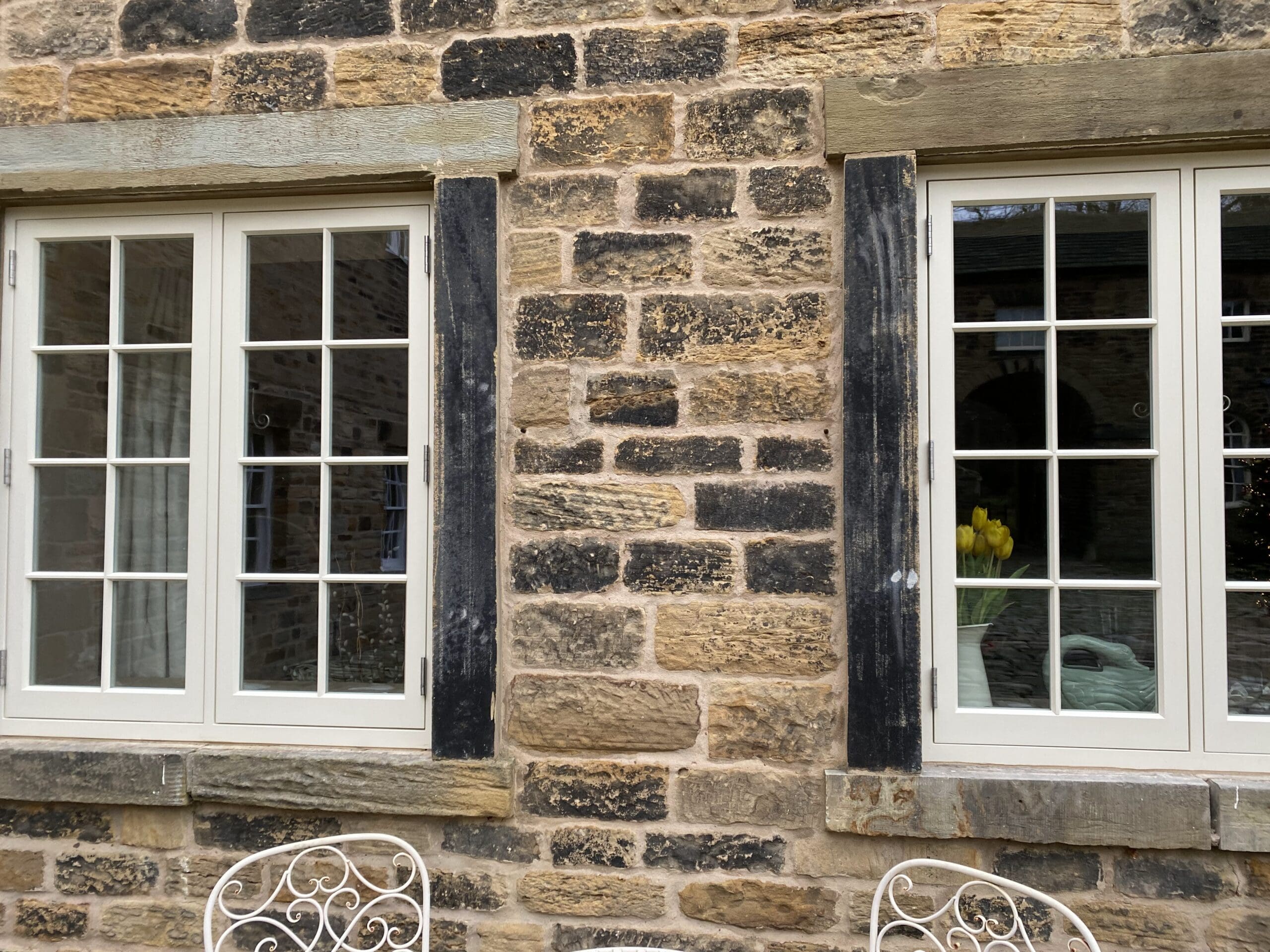 Vacuum glazing in a heritage style window
